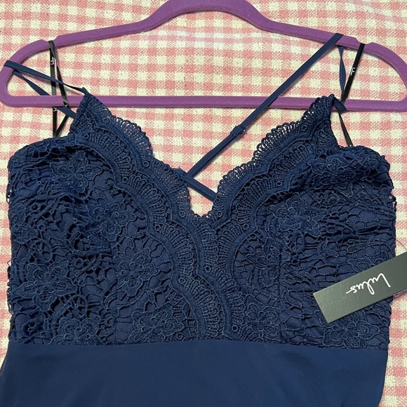 Lulu’s navy lace maxi dress, size small, NEVER WORN - Picture 5 of 6